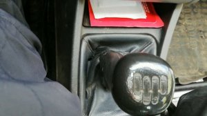 Как тронуться без отката назад? Работа сцеплением!