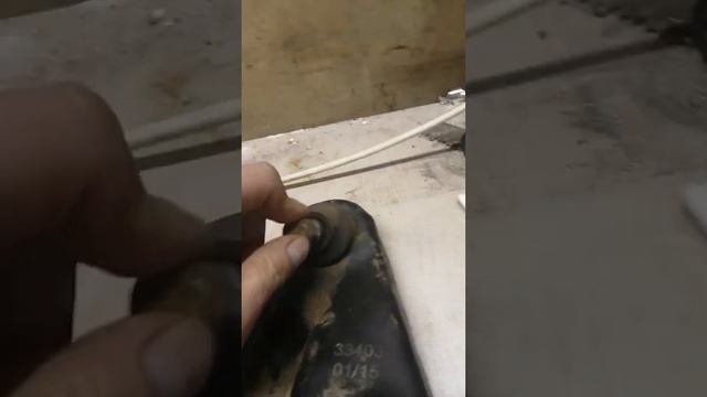 Рычаг Lemforder Renault Logan люфт шаровой опоры 100к пробега смотреть онлайн