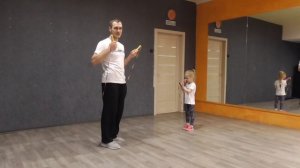 Как научить ребенка прыгать на скакалке. Урок для детей. Воспитание Чемпиона 04