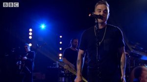 Robbie Williams - Love My Life (Radio 2 In Concert)