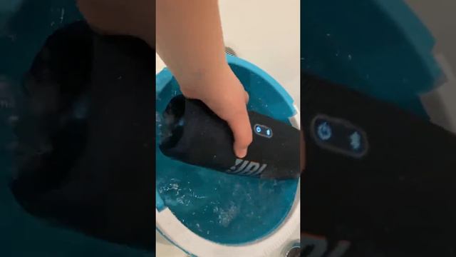 Water TEST JBL CHARGE 5 100 vol