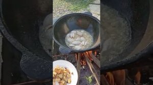 готовим деликатес бараньи яйца ???