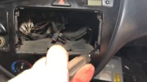 Как снять центральную консоль на автомобиле Форд фокус 1