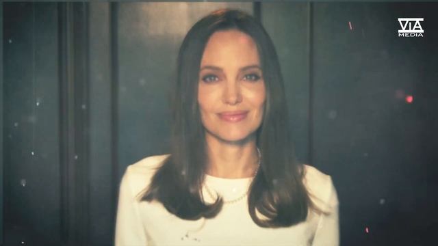 Анджелина Джоли встречается с мужчинами в гостиничных номерах. смотреть онлайн