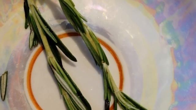 Добавьте ЭТО в черный чай. Чай с розмарином - просто, вкусно, полезно!