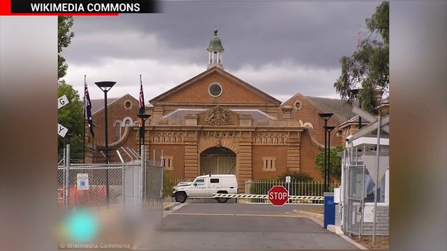 Suspect breaks handcuffs, makes great escape; Video capturing moments of prison escape - Compilatio смотреть онлайн