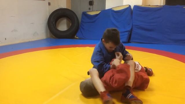 Как не дать сопернику поднять себя при уходе с болевого приема? | ЦСКА САМБО смотреть онлайн