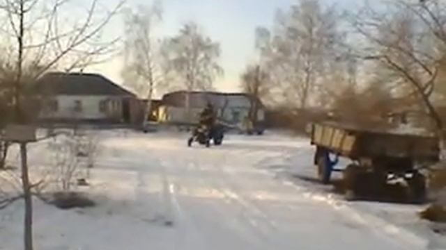 Чистим снег на минитракторе смотреть онлайн