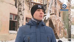 В Пензе дети с риском для жизни играют в заброшенном доме