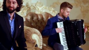 Mahmut Orhan - Feel feat. Sena Sener (Accordion cover by 2MAKERS)