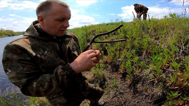 Рыбалка на реке. Ловля щуки летом на жерлицы.