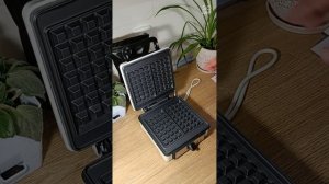 Электровафельница Kitfort KT-1646 - обзор и  приготовление Венские вафли