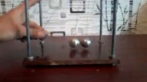 Самодельный маятник Ньютона