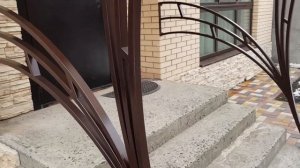 Красивый навес над входом компании ...Мир Навесов...навесы,террасы,беседки,ковка