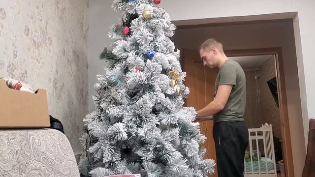 НАРЯЖАЕМ НАШУ ЁЛОЧКУ К НОВОМУ ГОДУ / ГОТОВЛЮ ОТБИВНЫЕ ИЗ СВИНИНЫ