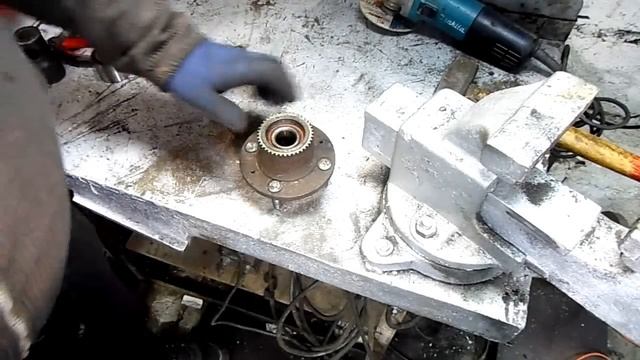 Замена заднего ступичного подшипника Chevrolet Aveo . смотреть онлайн