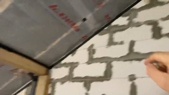 СДЕЛАЛИ ИЗ ЧЕРДАКА КРУТУЮ МАНСАРДУ. СВЕТЛО, ТЕПЛО И МУХИ НЕ КУСАЮТ.