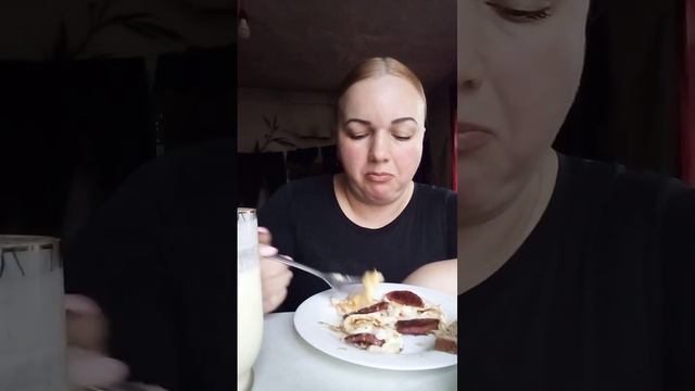 МУКБАНГ 😋 ВКУСНЕЙШИЙ ЗАВТРАК У МЕНЯ👍😋 смотреть онлайн