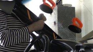 Замена лобового стекла на Chevrolet Captiva C100