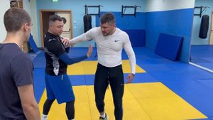 Захват вооруженной руки.