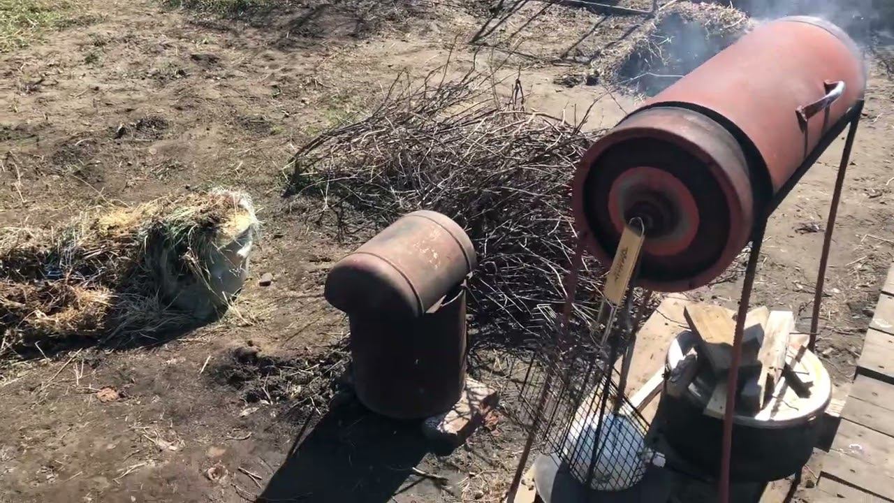 Уличный столик из старой швейной машины. Собака в бешенстве!!! смотреть онлайн