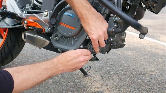 Как менять масло на мотоцикле смотреть онлайн