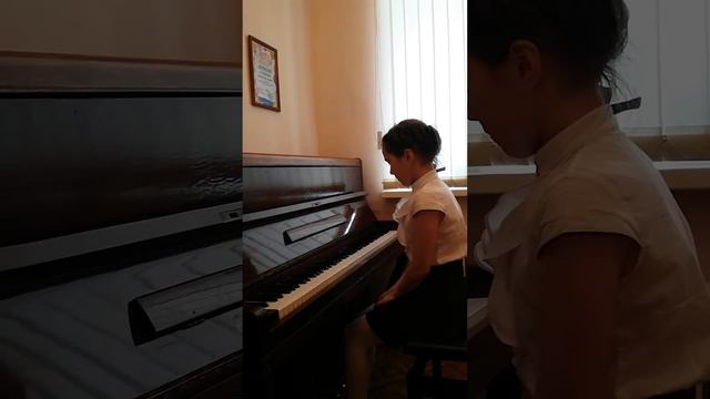 В. Коровицын - Вариации "Мужичок с гармошкой", В. Селиванов - Шуточка