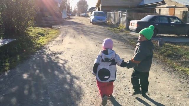 Октябрь. Прогулка. Осень балует тёплыми деньками! смотреть онлайн