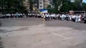 Вынос флагов на Последнем звонке.