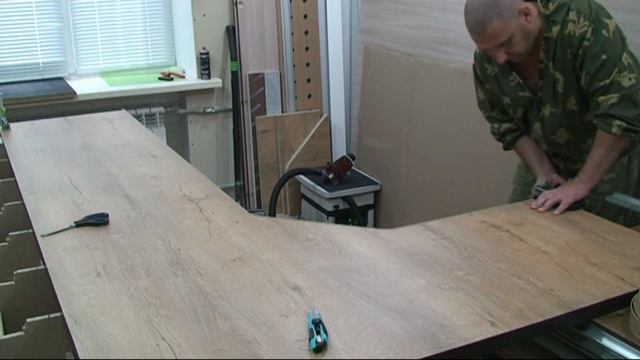 наклейка кромки на кухонную столешницу из полотна 3050х1200мм смотреть онлайн