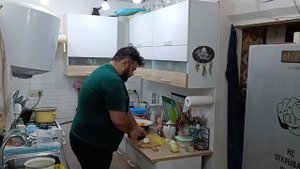 Эксперимент: ВЫЖИВАНИЕ на 1000 рублей на неделю/ День 2/ Борщ и пирожки с картошкой