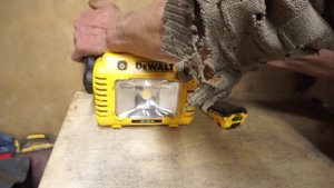 Фонарь - прожектор Dewalt