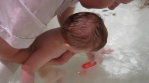Грудничковое плавание с ребёнком 7 месяцев( Массажист Леперт Елена)