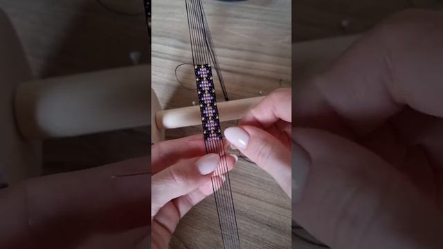 Процесс плетения браслета из чешского бисера?