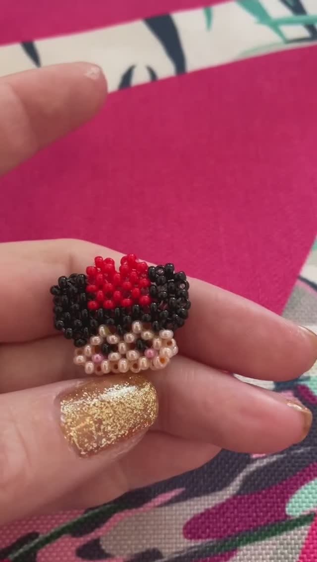 Мини Маус из бисера фигурка в технике крестик смотреть онлайн