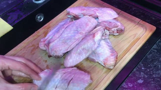 Кисло-сладкие крылышки индейки, с ананасовым гарниром | Не гонщик