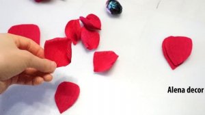 Как сделать букет из конфет, розы из гофрированной бумаги, роза из гофрированной бумаги с конфетой