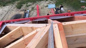 Устройство конька вальмовой кровли на каркасном доме