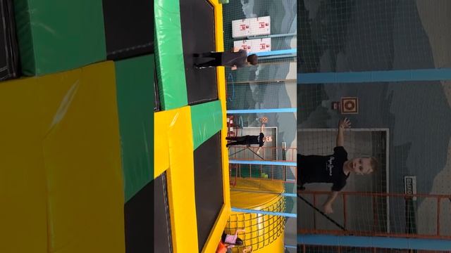 Марк и его друзья.Парк развлечений Космопорт Самара . смотреть онлайн