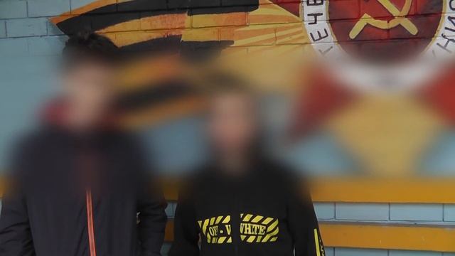 Мальчики рассказывают, как нарисовали свастику смотреть онлайн