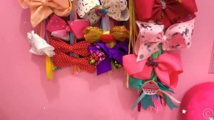 Настя делает хорошие поступки чтобы папа её наградил сладостями