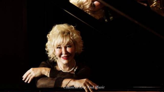 Gülsin Onay play’s Beethoven’s Pathétique in C minor “Rondo Allegro” смотреть онлайн