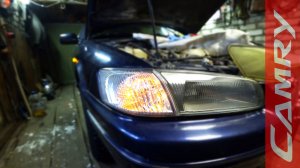 Как снять передний поворотник Toyota Camry SXV20