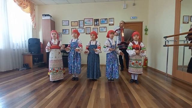 Фольклорный ансамбль "Ладушки" -Вот задумал комарик жениться смотреть онлайн