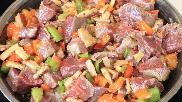 Аутентичный рецепт венгерского рагу из говядины и лука! Традиционный рецепт Пёркёльта!