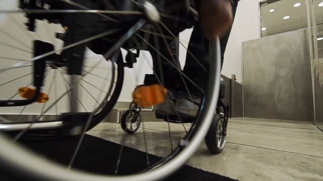 Stepless by Guldmann: Model C, SLP22 combined platform lift and stairs - with wheelchair user смотреть онлайн