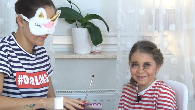 Челлендж Макияж с закрытыми глазами часть 2//Звезда Шоу смотреть онлайн