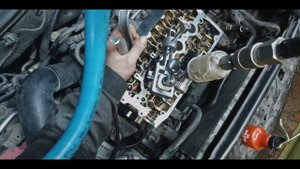 POV фрагмент: замена сальников клапанов (маслосъемные колпачки)  Astra H Z18XER (с монтажа выпуска)