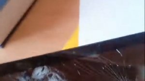 Школьник разбил планшет и телефон.