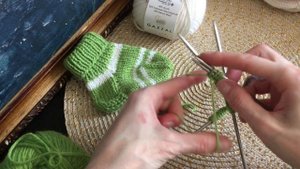 Часть 1 Мастер класс детские носки вязаные